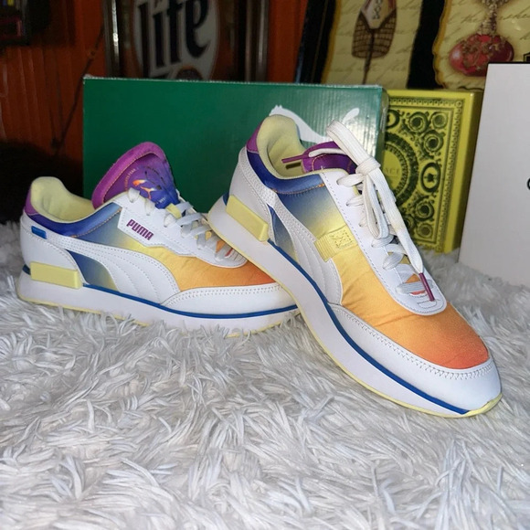 SIZE 7.5 PUMA FUTURE RIDER PRIDE 382634-01 - Picture 1 of 12